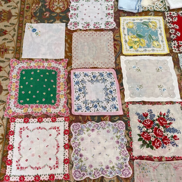 25 Vintage Floral Handkerchief Collection 18 in excellent beautiful condition - Picture 2 of 7